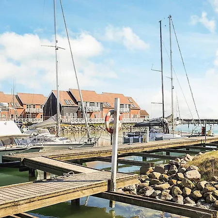 4 Person On A In Borre