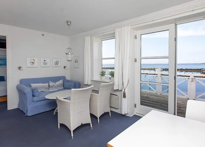 4 Person On A In Apartamento Borre